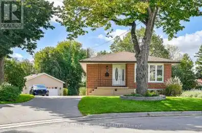 589 Talbot Court Oshawa (Vanier) Ontario L1J2E9