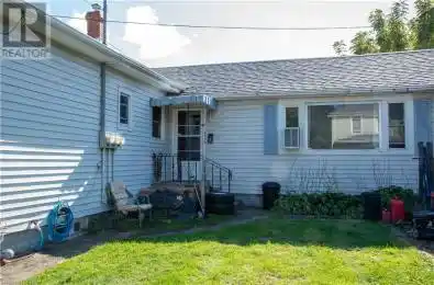 5176 MAPLE Street Niagara Falls Ontario L2E2N4