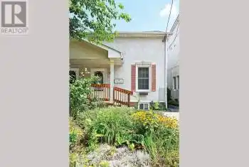 268 Robinson Street, Oakville (Old Oakville), Ontario L6J1G6, 2 Bedrooms Bedrooms, ,2 BathroomsBathrooms,All Houses,For Rent,Robinson,W9416033