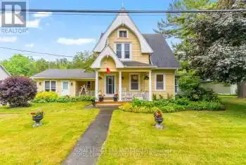 303022 Grey Road 15, Meaford, Ontario N0H1B0, 4 Bedrooms Bedrooms, ,2 BathroomsBathrooms,All Houses,For Sale,Grey Road 15,X9417162