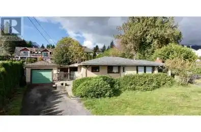 635 MARTIN Road Gibsons British Columbia V0N1V9