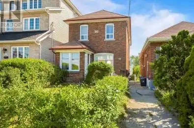 15 Corbett Avenue Toronto (Rockcliffe-Smythe) Ontario M6N1V2