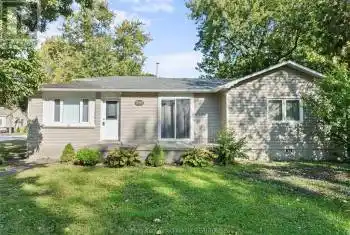 396 Queen Street, Dresden, Ontario N8A1M0, 3 Bedrooms Bedrooms, ,1 BathroomBathrooms,All Houses,For Sale,Queen,24026252