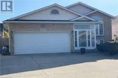 8138 HARVEST Crescent Niagara Falls Ontario L2H3G4