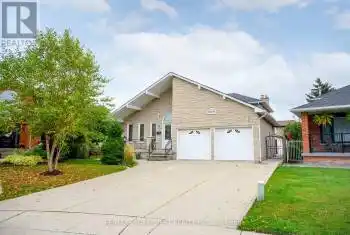 7 Osgoode Court, Hamilton (Randall), Ontario L8W3C5, 6 Bedrooms Bedrooms, ,4 BathroomsBathrooms,All Houses,For Sale,Osgoode,X9511097