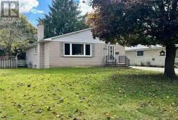 15 CENTENNIAL Avenue, Tillsonburg, Ontario N4G4R5, 3 Bedrooms Bedrooms, ,2 BathroomsBathrooms,All Houses,For Sale,CENTENNIAL,40669221