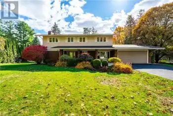 6 SUMMIT Circle, Simcoe, Ontario N3Y3K8, 5 Bedrooms Bedrooms, ,3 BathroomsBathrooms,All Houses,For Sale,SUMMIT,40669078