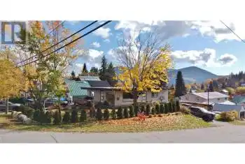 1613 LeRoi Avenue, Rossland, British Columbia V0G1Y0, 3 Bedrooms Bedrooms, ,2 BathroomsBathrooms,All Houses,For Sale,Rossland,LeRoi,10326626