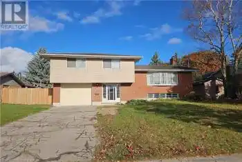 66 SUMMIT Avenue, Kitchener, Ontario N2M4W6, 4 Bedrooms Bedrooms, ,2 BathroomsBathrooms,All Houses,For Rent,SUMMIT,40668382