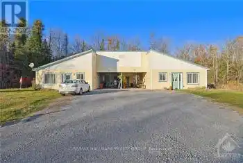 896 FLAT RAPIDS Road, McNab/Braeside, Ontario K7S3G8, 2 Bedrooms Bedrooms, ,All Houses,For Sale,Stewartville,FLAT RAPIDS,X9524306