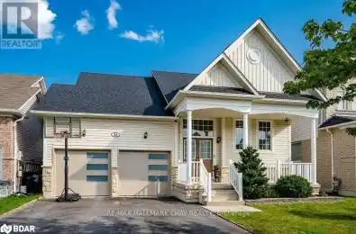 23 MAPLE CROWN Terrace Barrie (Innis-Shore) Ontario L4M7H9