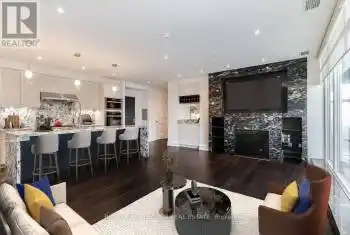 200 Woodbine Avenue Unit# 207, Toronto (The Beaches), Ontario M4L3P2, 3 Bedrooms Bedrooms, ,2 BathroomsBathrooms,Condo,For Rent,Woodbine,E9752093