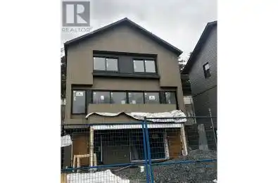 1119 KEITH Road North Vancouver British Columbia V7L1X4