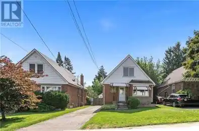 243 HOLMESDALE Avenue Hamilton Ontario L8K3M6