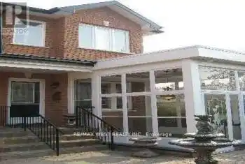 2031 Davenport Road, Toronto (Weston-Pellam Park), Ontario M6N1C5, 5 Bedrooms Bedrooms, ,4 BathroomsBathrooms,All Houses,For Sale,Davenport,W9897784