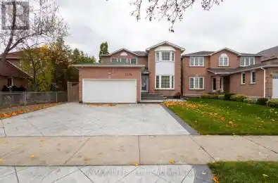 5776 Invergordon Lane Mississauga (East Credit) Ontario L5M4T8