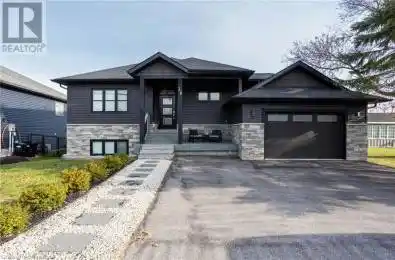 30 LAKESHORE Road Wasaga Beach Ontario L9Z2Y3