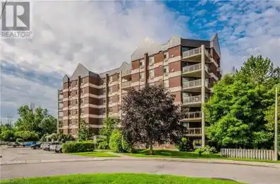 8 CHRISTOPHER Court Unit# 401 Guelph Ontario N1G4N7