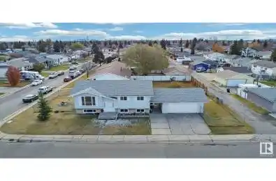 12403 159 AV NW Unit# 12403 Edmonton Alberta T5X2Y4