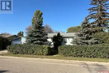 616 Beharrel STREET, Oxbow, Saskatchewan S0C2B0, 4 Bedrooms Bedrooms, ,2 BathroomsBathrooms,All Houses,For Sale,616 Beharrel STREET,SK987722