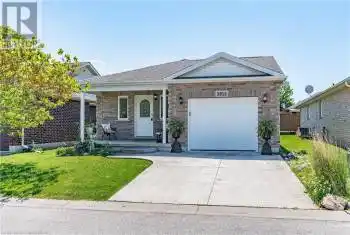 3918 PLEASANTVIEW Lane, Vineland, Ontario L0R2C0, 3 Bedrooms Bedrooms, ,2 BathroomsBathrooms,All Houses,For Sale,PLEASANTVIEW,40674759