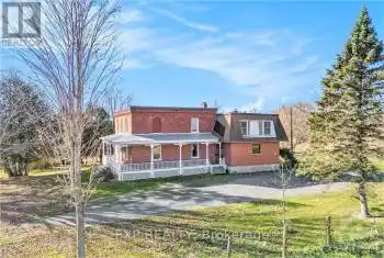 18873 KENYON CONCESSION 5 Road, North Glengarry, Ontario K0C1A0, 6 Bedrooms Bedrooms, ,2 BathroomsBathrooms,All Houses,For Sale,Greenfield,KENYON CONCESSION 5,X10419096