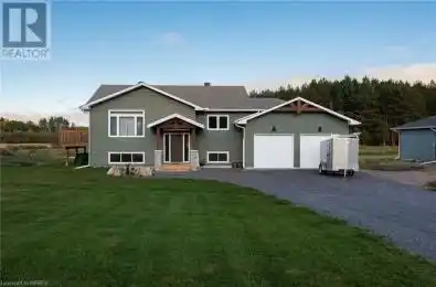 46 OAKRIDGE Estates Corbeil Ontario P0H1K0