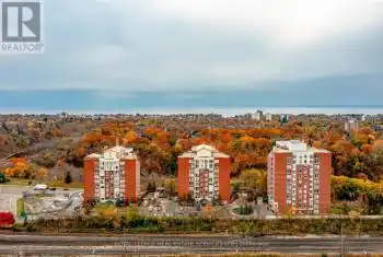 40 Old Mill Road Unit# Gla6, Oakville (Old Oakville), Ontario L6J7W2, 3 Bedrooms Bedrooms, ,2 BathroomsBathrooms,Condo,For Sale,Old Mill,W10413564