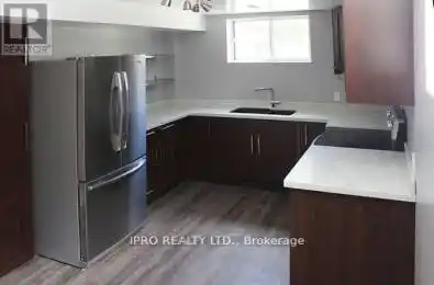 246 Delta Street Unit# 3 Toronto (Alderwood) Ontario M8W4E9