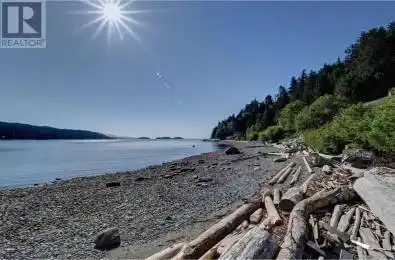 7659 REDROOFFS Road Halfmoon Bay British Columbia V0N1Y1