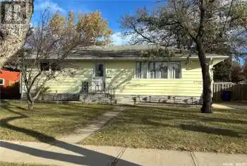 450 4th STREET Unit# 450, Weyburn, Saskatchewan S4H0Y7, 2 Bedrooms Bedrooms, ,1 BathroomBathrooms,All Houses,For Sale,450 4th STREET,SK987936