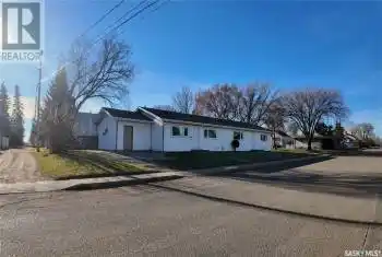 A & B 892 111th STREET, North Battleford, Saskatchewan S9A2K1, 4 Bedrooms Bedrooms, ,2 BathroomsBathrooms,All Houses,For Sale,Deanscroft,A & B 892 111th STREET,SK987956