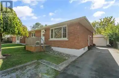 7488 WANLESS Street Niagara Falls (213 - Ascot) Ontario L2H1C9