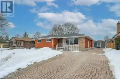 31 SUNNYLEA Crescent Guelph Ontario N1E1W3