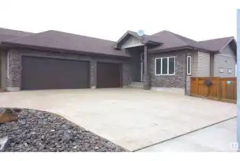 5102 53A AV Unit# 5102, Legal, Alberta T0G1L0, 5 Bedrooms Bedrooms, ,3 BathroomsBathrooms,All Houses,For Sale,Legal,5102 53A AV,E4413422