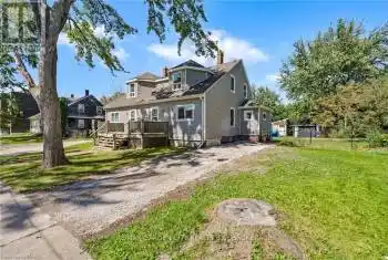 90 FIRST Street, Welland (773 - Lincoln/Crowland), Ontario L3B4R7, 4 Bedrooms Bedrooms, ,2 BathroomsBathrooms,All Houses,For Sale,FIRST,X10413136