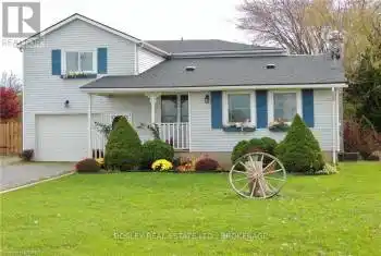 209 EASTCHESTER Avenue, Niagara-on-the-Lake (104 - Rural), Ontario L0S1J0, 6 Bedrooms Bedrooms, ,3 BathroomsBathrooms,All Houses,For Sale,EASTCHESTER,X10420268