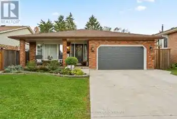 104 Whiteoak Crescent, Welland, Ontario L3C6E6, 4 Bedrooms Bedrooms, ,2 BathroomsBathrooms,All Houses,For Sale,Whiteoak,X10421990