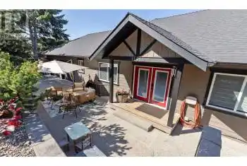 11014 MOUNTFORD Avenue, Summerland, British Columbia V0H1Z2, 6 Bedrooms Bedrooms, ,4 BathroomsBathrooms,All Houses,For Sale,Main Town,MOUNTFORD,10328435