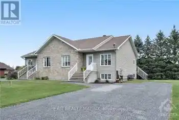 6 TELEGRAPH Avenue, Alfred and Plantagenet, Ontario K0A1A0, 3 Bedrooms Bedrooms, ,2 BathroomsBathrooms,All Houses,For Sale,Alfred,TELEGRAPH,X10442460