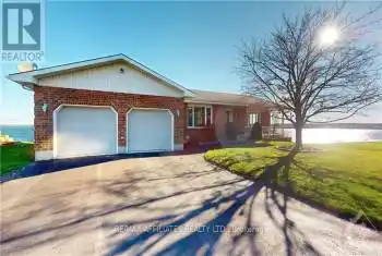 2253 PARK Street, Edwardsburgh/Cardinal, Ontario K0E1E0, 3 Bedrooms Bedrooms, ,3 BathroomsBathrooms,All Houses,For Sale,ST. LAWRENCE RIVER,PARK,X10424742