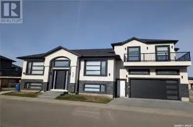 135 Fast CRESCENT Saskatoon Saskatchewan S7W0W8