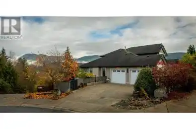 6152 HIGHMOOR Place Sechelt British Columbia V7Z0L1