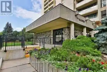 360 Ridelle Avenue Unit# 911, Toronto (Briar Hill-Belgravia), Ontario M6B1K1, 1 Bedroom Bedrooms, ,1 BathroomBathrooms,Condo,For Sale,Ridelle,W10427963