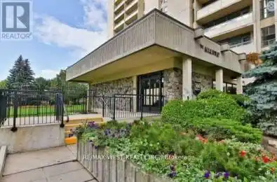 360 Ridelle Avenue Unit# 911 Toronto (Briar Hill-Belgravia) Ontario M6