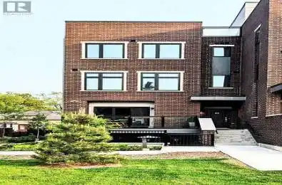 28 Marina Avenue Unit# 24 Toronto (Long Branch) Ontario M8W1K3