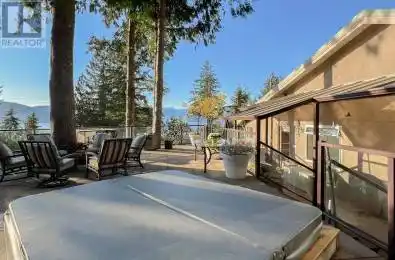 15 OCEANVIEW Road Lions Bay British Columbia V0N2E0