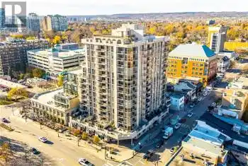 1477 LAKESHORE Road Unit# 304, Burlington, Ontario L7S1B5, 2 Bedrooms Bedrooms, ,2 BathroomsBathrooms,Condo,For Sale,LAKESHORE,40678994