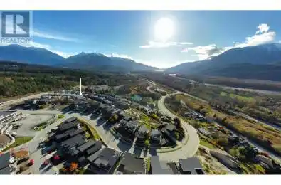 41216 HIGHLINE Place Squamish British Columbia V0N1T0