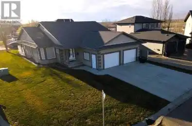 36 Burris Pointe Lacombe Alberta T4L0A2